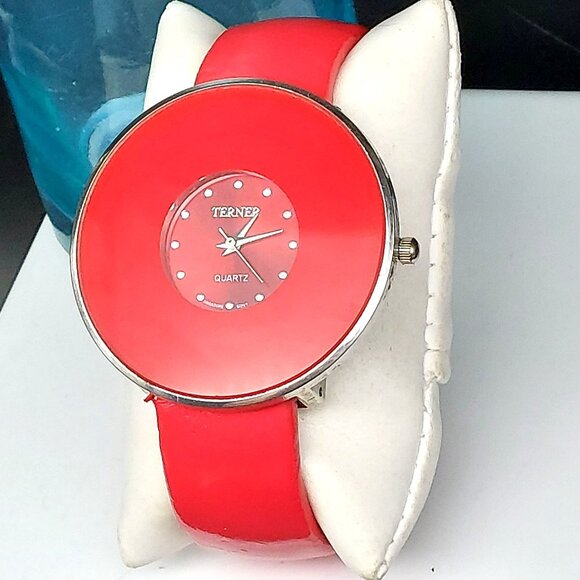 Stunning Terner RED Analog Quartz Women’s Watch with Silver Cuff Bracelet -New B - Picture 3 of 8